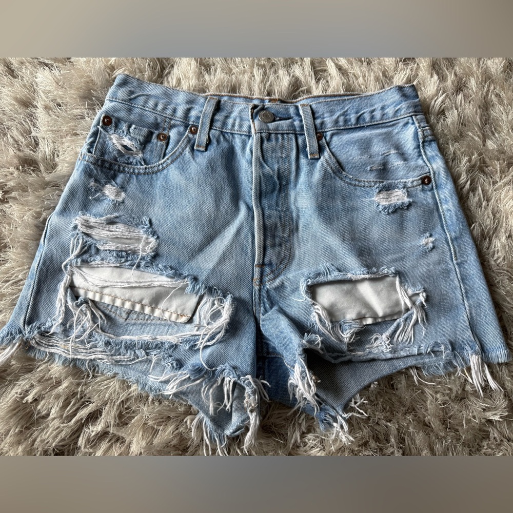 Womens Levi’s denim shorts